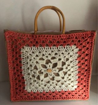 Borsa uncinetto nera con manici in bambù