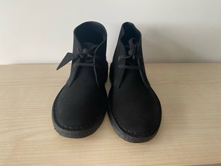 Clarks Desert Boot negras de ante talla 37 nuevas