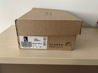 Clarks Desert Boot negras de ante talla 37 nuevas