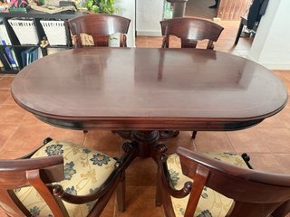 Salon completo de muebles de caoba