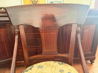 Salon completo de muebles de caoba