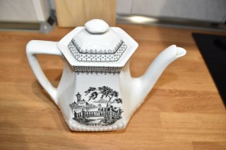 Tetera de porcelana inglesa Adam's