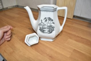 Tetera de porcelana inglesa Adam's