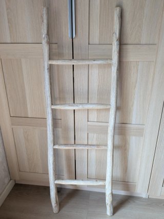 Escalera decorativa de madera