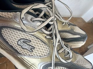 Zapatillas Lacoste Beige y Dorado