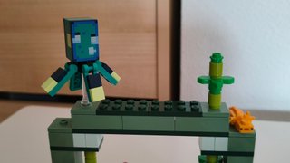 Lego Minecraft 21180 e 30432