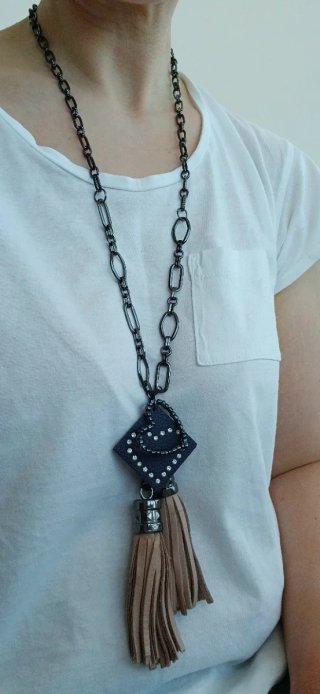 Collana handmade blu e cipria