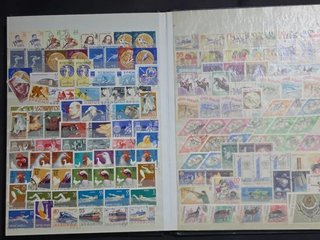 Colección de más de 3.000 sellos mundo. Ver imagen
