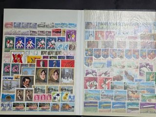 Colección de más de 3.000 sellos mundo. Ver imagen