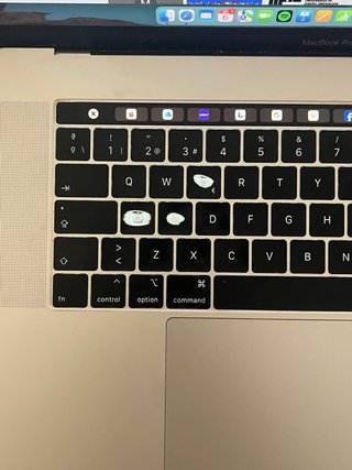 MacBook Pro 15 2018 i7 16GB Radeon