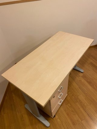 Escritorio madera con cajonera ruedas