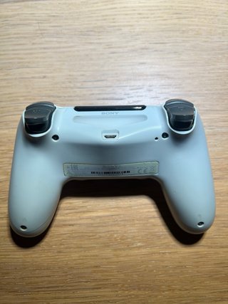 PS4 Pro 1TB Blanca + Mando + Caja