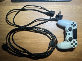 PS4 Pro 1TB Blanca + Mando + Caja