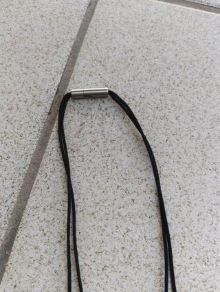 Collar Viceroy moderno y vanguardista.