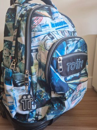 Mochila Totto con ruedas diseño acuarela