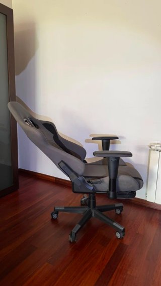 Silla Gaming reclinable con reposapiés