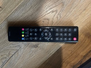 Pantalla Thomson con mando y cable