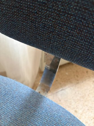 Silla de dibujo azul y blanca