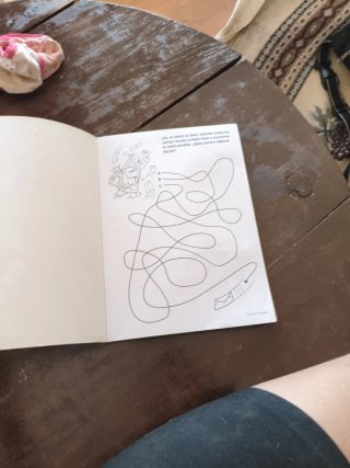Libro de pasatiempos con dibujos para pintar Navid