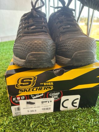 Zapatos de seguridad Skechers negros y grises