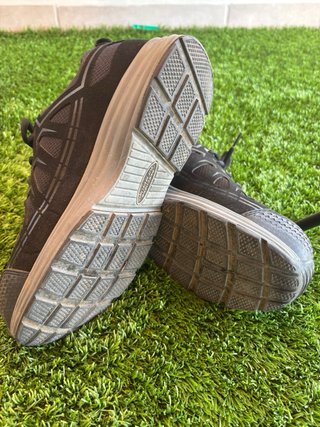 Zapatos de seguridad Skechers negros y grises