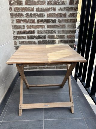 Mesa de jardín plegable de madera