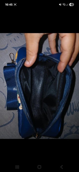 Bolso azul con estampado floral