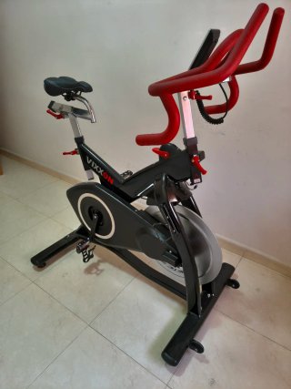 Bicicleta Spinning Vixxon Negra y Roja