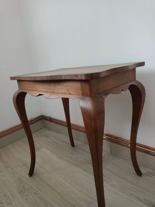 Mesa auxiliar madera antigua