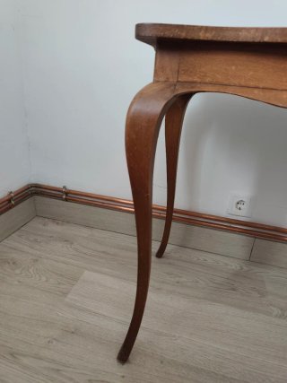 Mesa auxiliar madera antigua