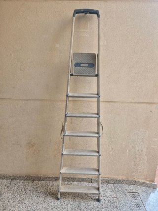 Escalera plegable 7 peldaños