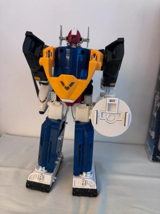 Power Rangers Deluxe Mega Voyager Robot