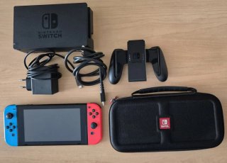 Nintendo Switch Azul/Rojo + Accesorios
