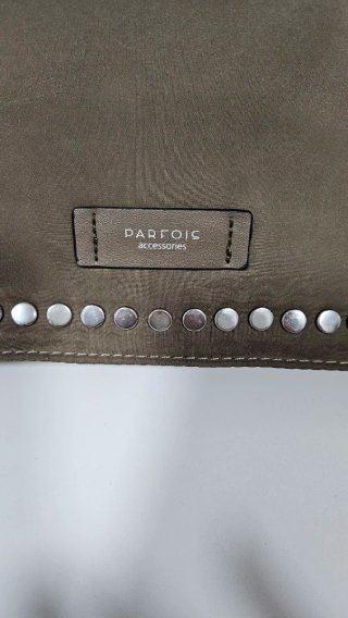 Bolso bandolera Parfois tachuelas
