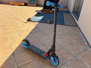 Patinete Eléctrico Infantil Azul.