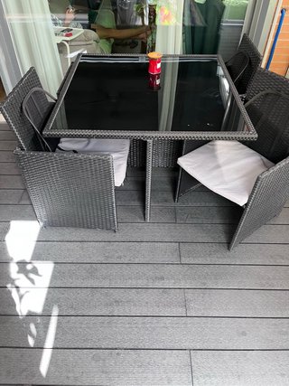 Mesa ratán y cristal con 4 sillas terraza