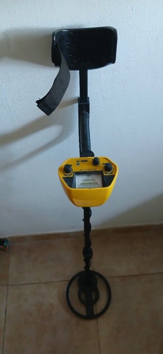Detector de Metales Amarillo