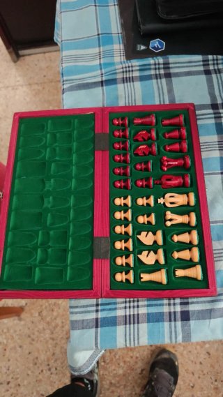Juego de ajedrez de madera