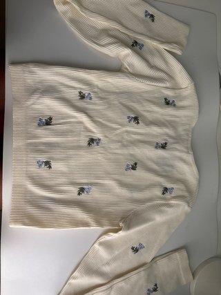 Top Stradivarius manga larga beige S