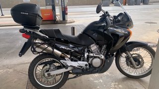 Honda Transalp 650 V Negra