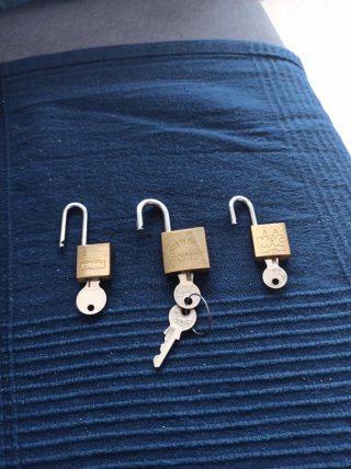 Lote 3 candados con llaves