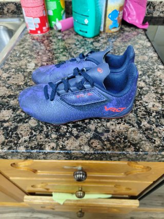 Botas de fútbol Kipsta niño talla 29