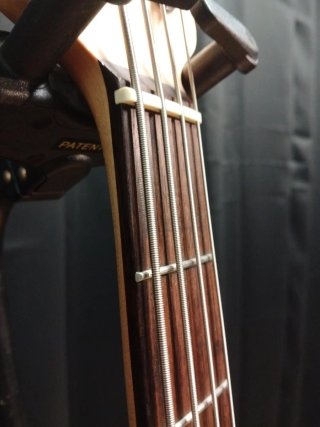 Bajo Eléctrico Yamaha BB404