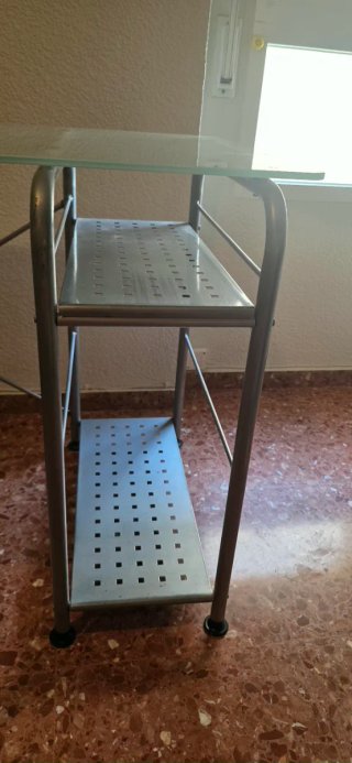 Mesa estudio cristal y metal.Perfecto estado