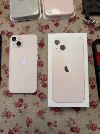 iPhone 13 128GB + 15 Fundas