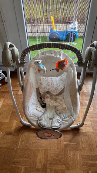 Silla Mecedora Bebé con Juguetes