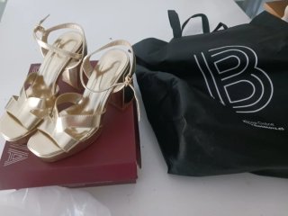 Zapatos dorados tacón plataforma talla 36
