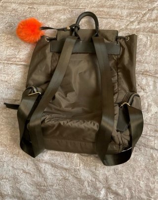 Mochila Pull&Bear verde militar Nueva