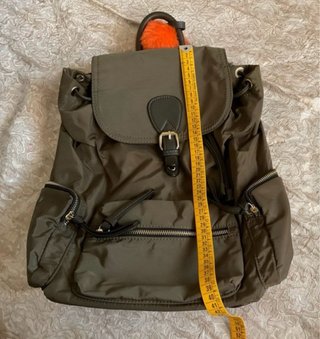 Mochila Pull&Bear verde militar Nueva