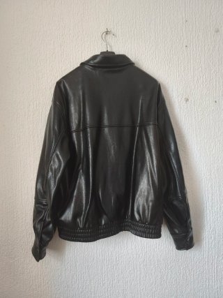 Cazadora efecto piel oversize Zara Talla S